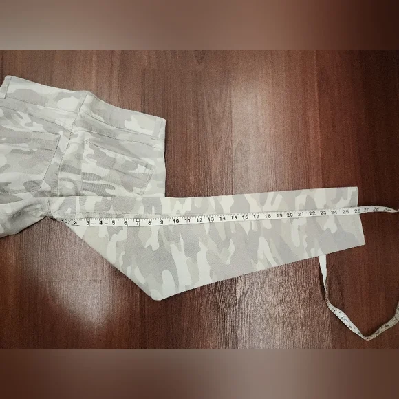 Democracy Tan Camo Mid Rise Ab Technology Skinny Jeans Womens Size 8 EUC - Picture 4 of 11